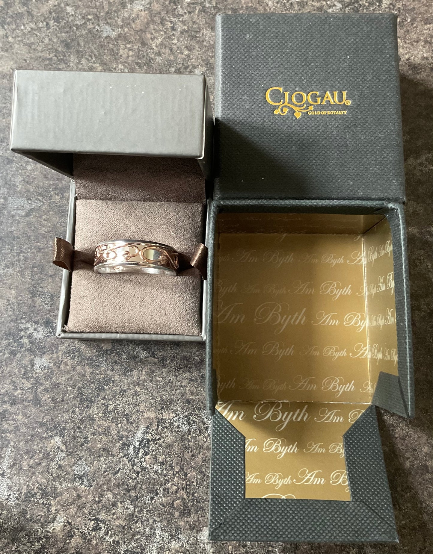 Clogau Unisex Tree of Life 7mm Wide channel Band ring size W1/2 and Y1/2 silver and rose gold Ladies Gentlemen