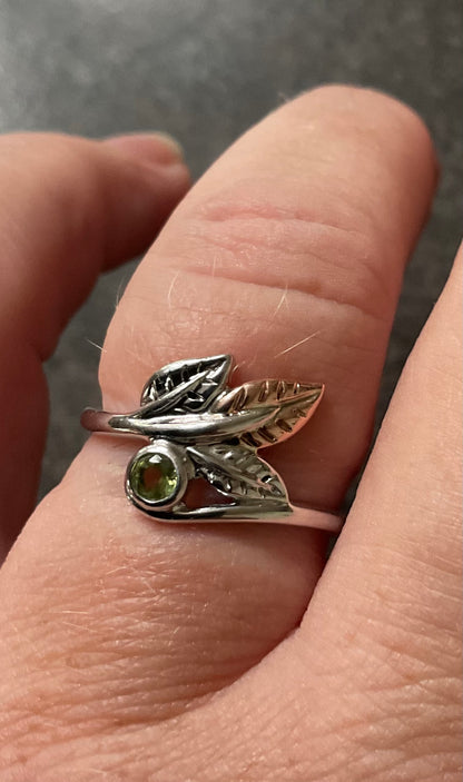 Clogau Awelon Peridot leaves ring size P silver and rose gold