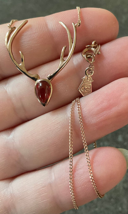 Clogau 9ct Royal Stag Garnet Cabochon Rose Gold necklet 17” necklace Very Rare