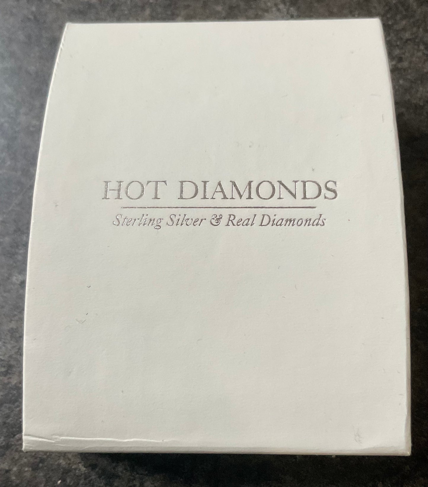 HOT DIAMONDS 925 Sterling Silver and Diamond Infinity necklace and earrings set in Hot Diamonds box