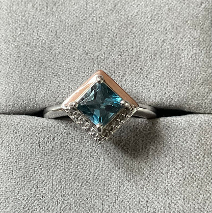Clogau Kensington Love Story London Blue topaz ring size P in silver and rose gold