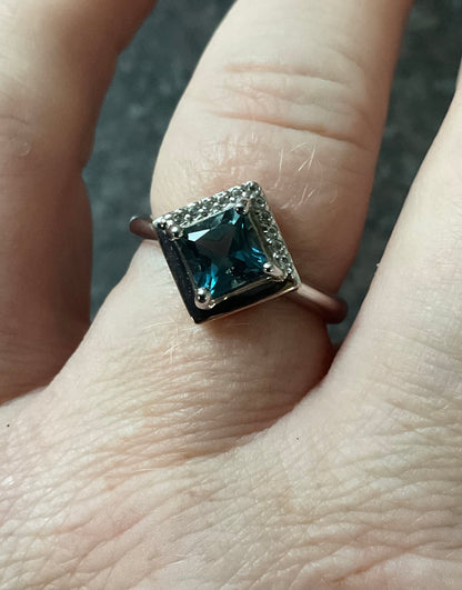 Clogau Kensington Love Story London Blue topaz ring size P in silver and rose gold