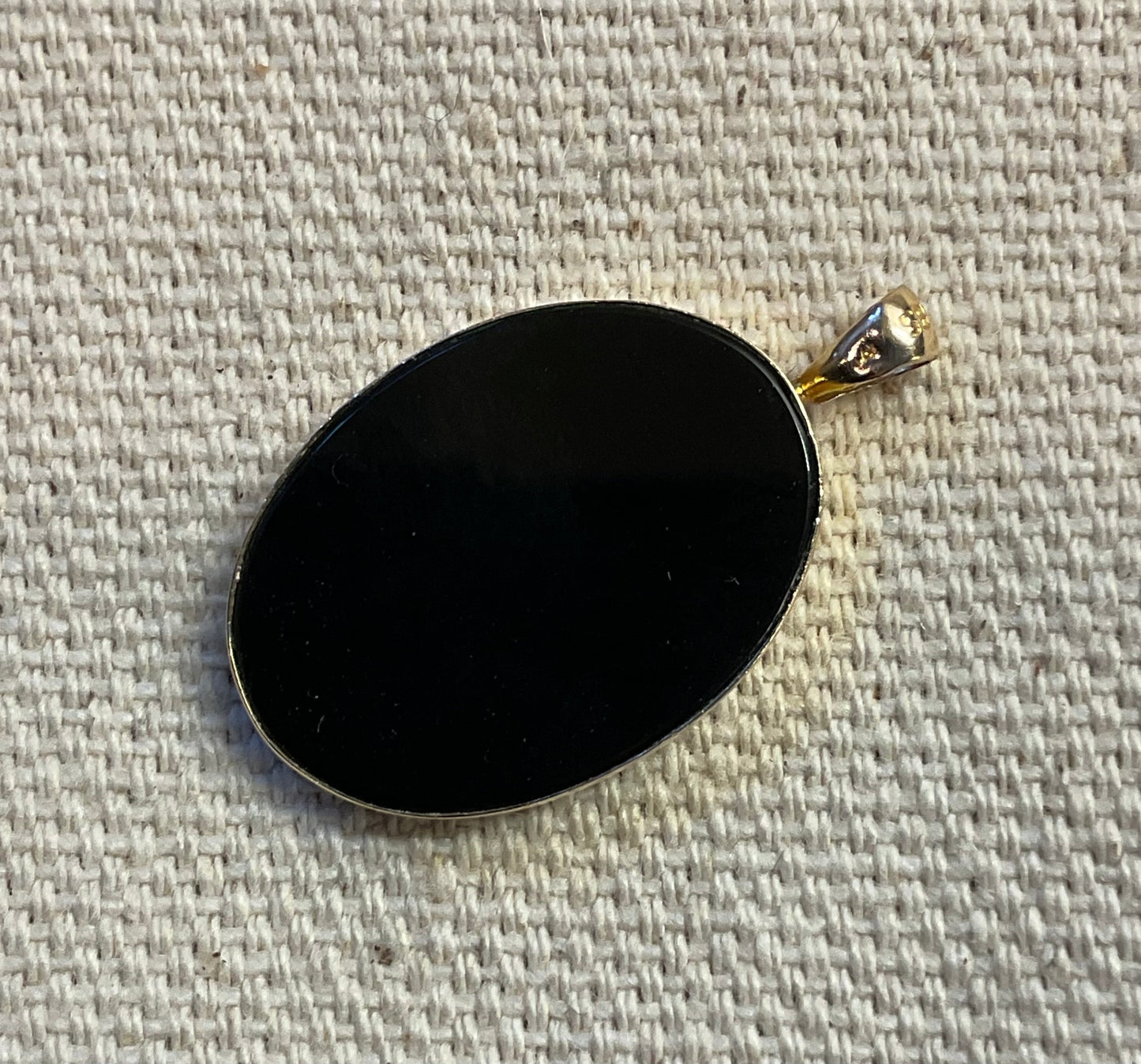 Vintage 14k Floral mosaic Opal Inlay black onyx oval pendant in yellow gold