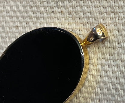 Vintage 14k Floral mosaic Opal Inlay black onyx oval pendant in yellow gold