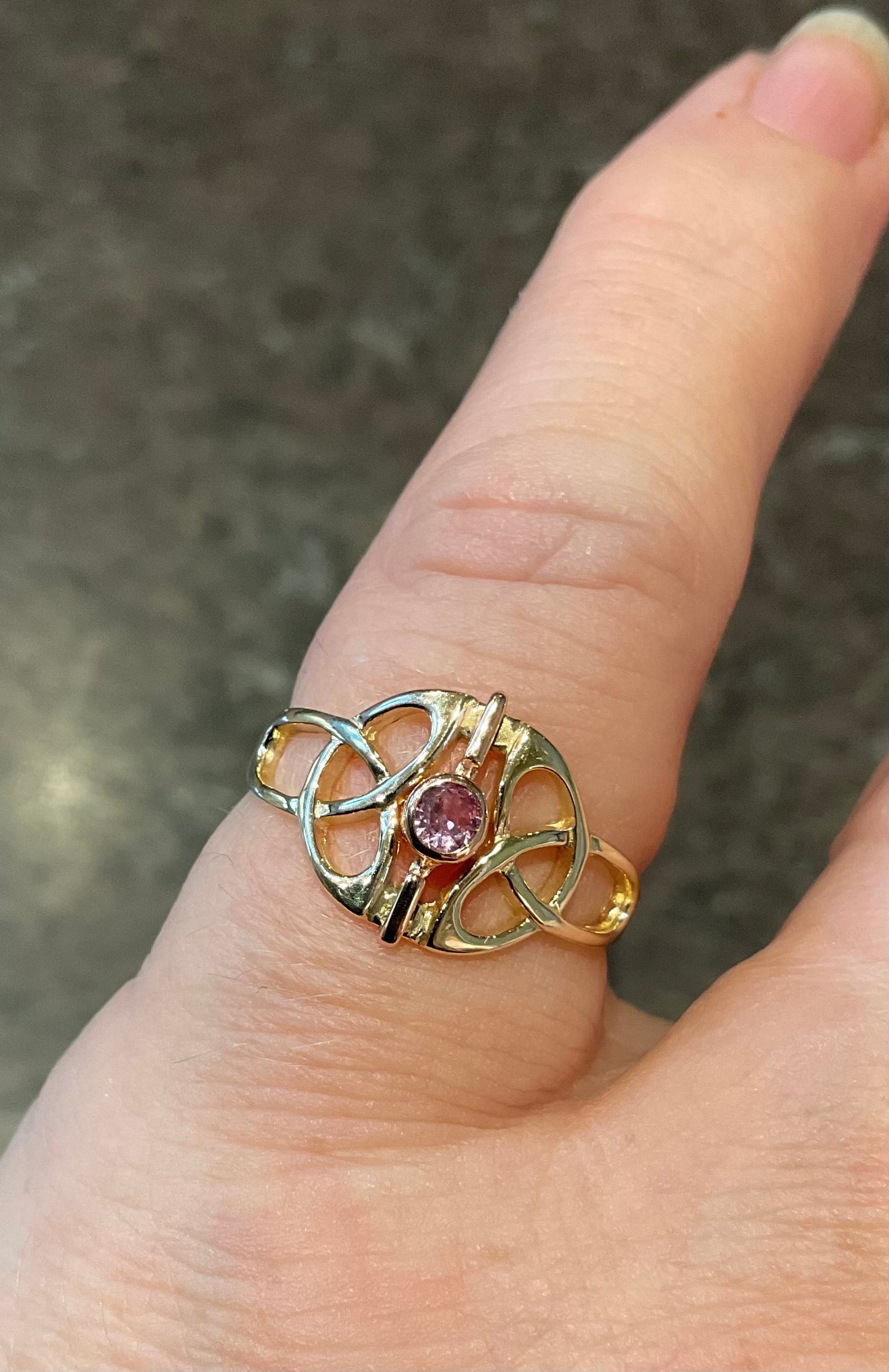 Vintage Clogau 9ct Pink Sapphire Celtic knot Unisex ring size O in yellow and rose gold