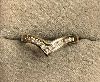 9ct yellow gold 0.25ct Diamond wishbone ring size P