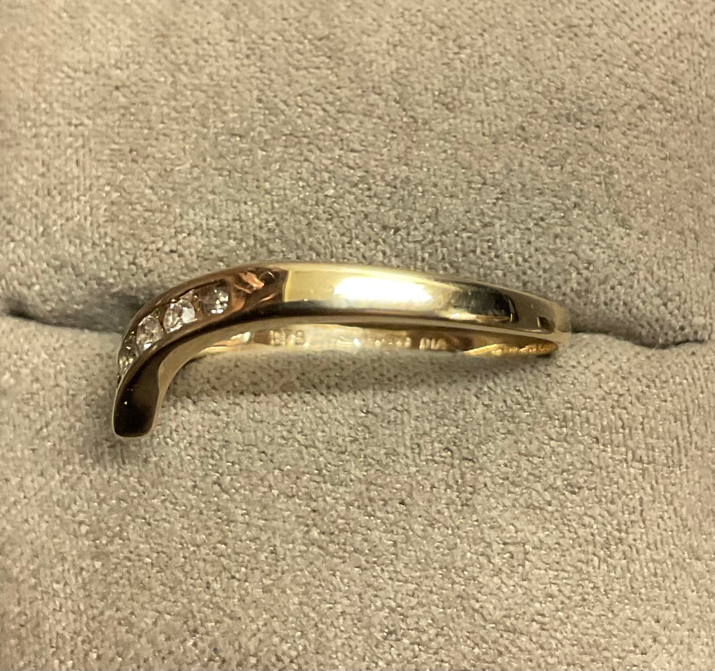 9ct yellow gold 0.25ct Diamond wishbone ring size P