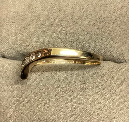 9ct yellow gold 0.25ct Diamond wishbone ring size P
