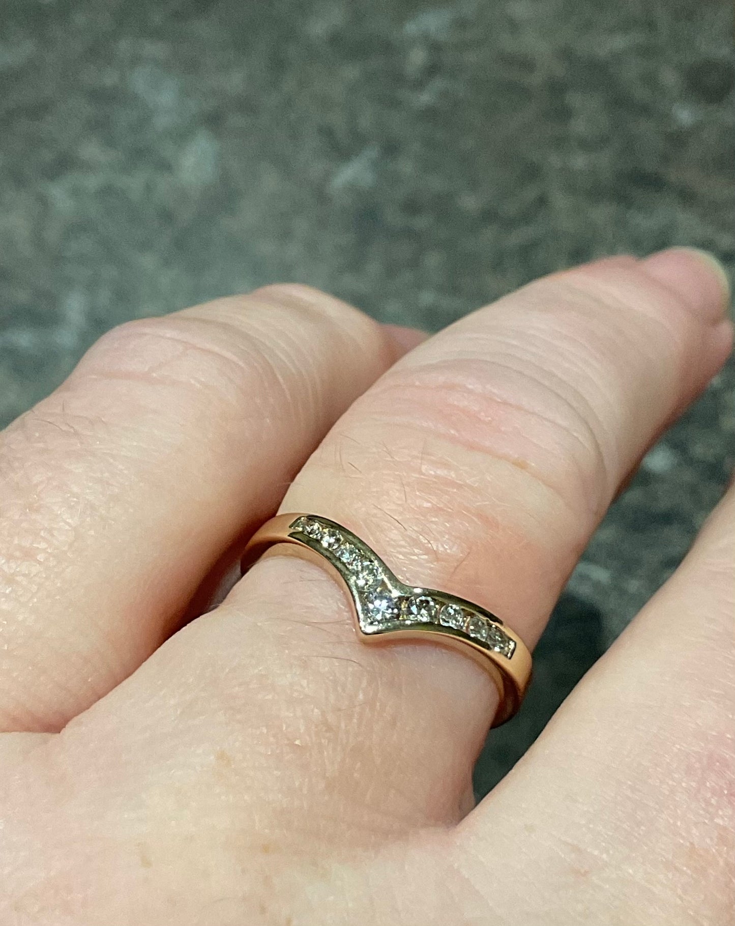 9ct yellow gold 0.25ct Diamond wishbone ring size P