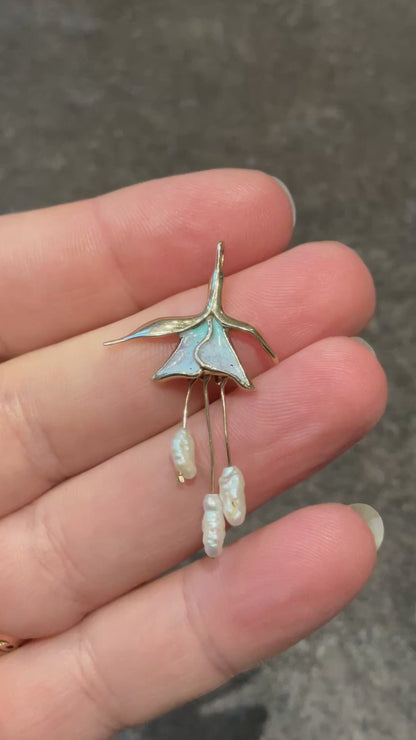 Vintage 9ct Enamel and Rice Pearl Flower pendant in yellow gold Pale blue purple