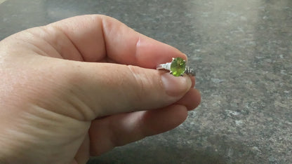 9ct peridot and diamond ring size N white gold hallmarked