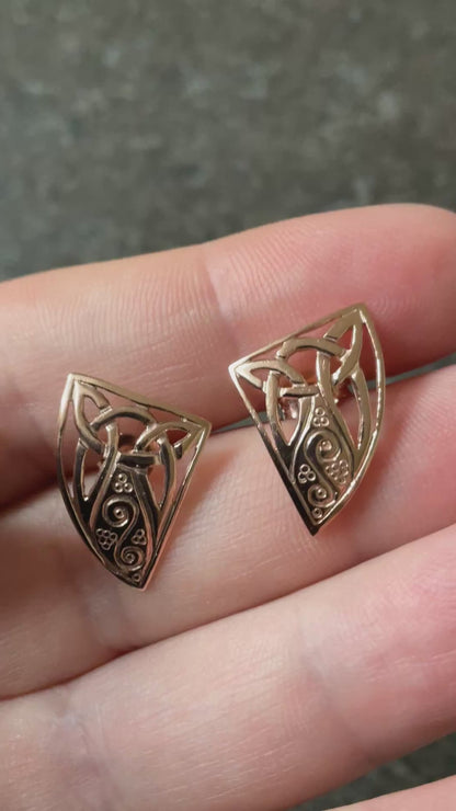 Vintage 9ct Cymru-Y Metel Rose gold Celtic stud earrings containing rare Welsh gold