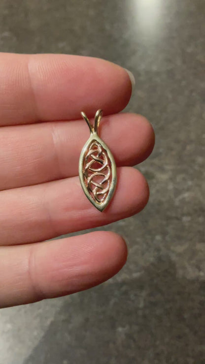 Clogau 9ct Queen Eleanor elliptical pendant in yellow and rose gold